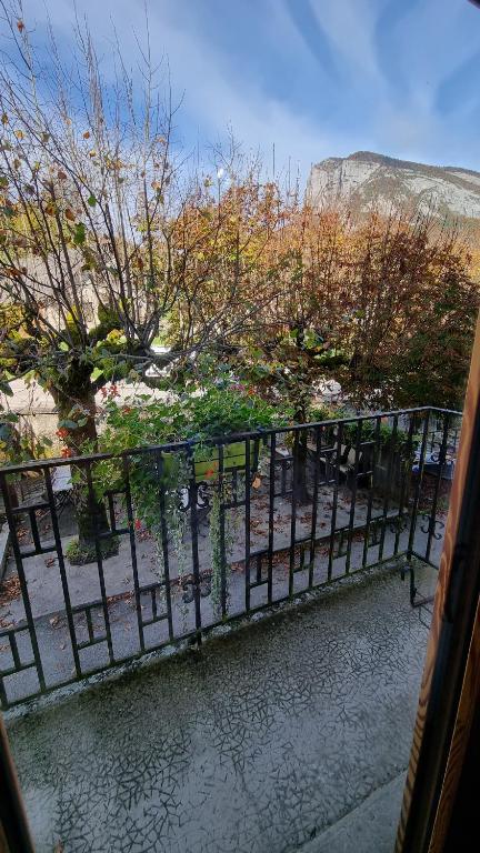 Balkón nebo terasa v ubytování gite auberge l'herbe tendre