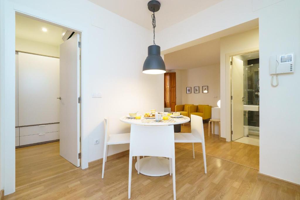 Valencia Home, Valencia – Updated 2023 Prices