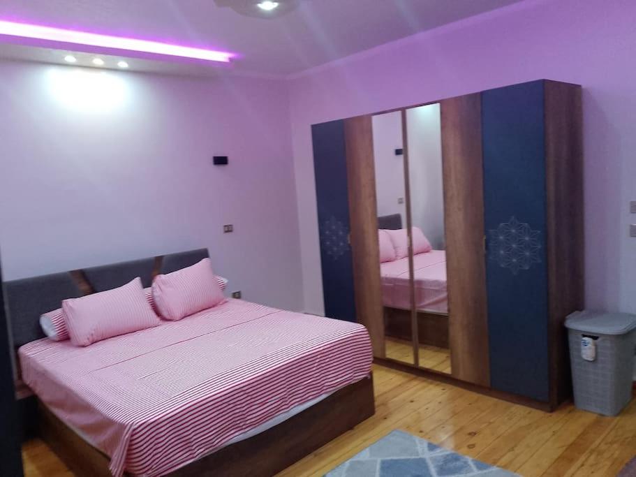 Postel nebo postele na pokoji v ubytování Three bedrooms apartment for Stars near city stars