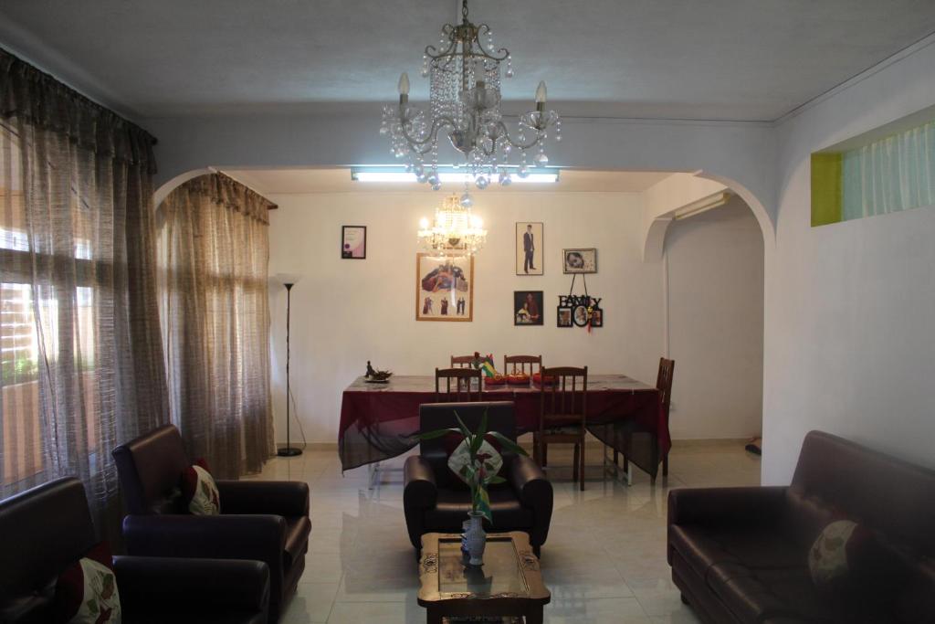 Posezení v ubytování Souillac-Guest House