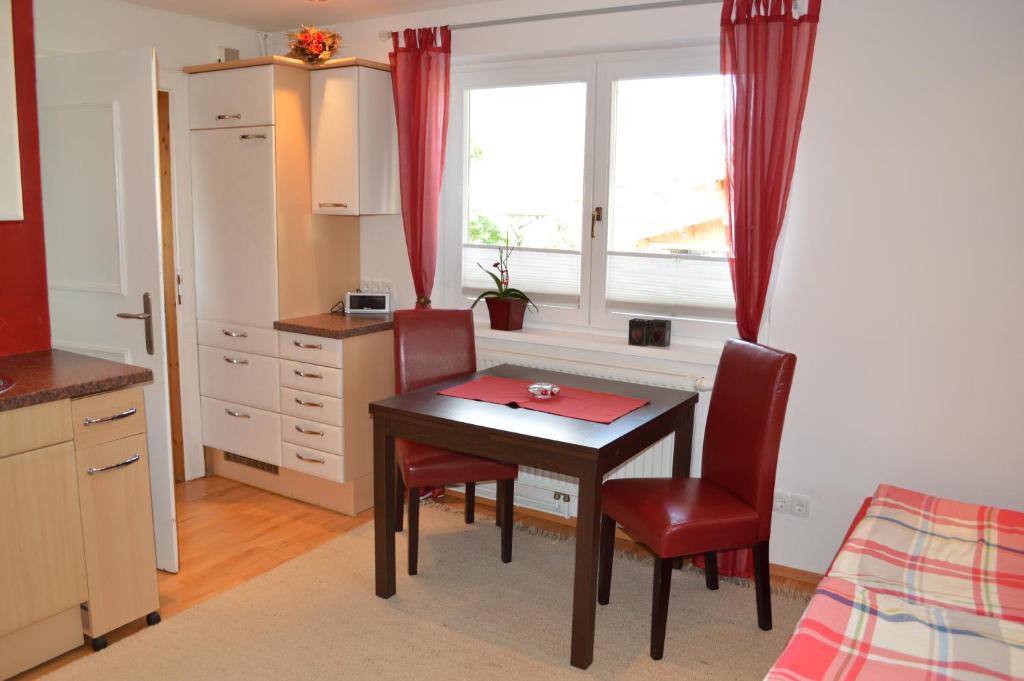 Kuchyň nebo kuchyňský kout v ubytování Appartements Strasser Angelika