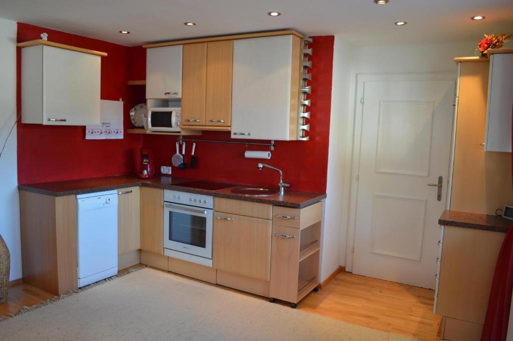 Kuchyň nebo kuchyňský kout v ubytování Appartements Strasser Angelika