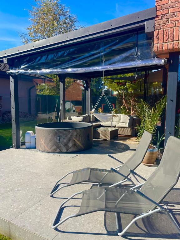 Patio nebo venkovní prostory v ubytování VILLA KATARINA with heated pool