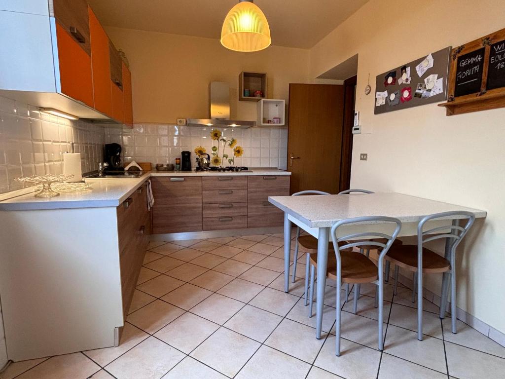 Kuchyň nebo kuchyňský kout v ubytování Gemma Fiorita Casa Vacanze