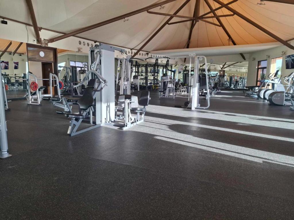 Fitness centrum a/nebo fitness zařízení v ubytování Royal L'azure Resort