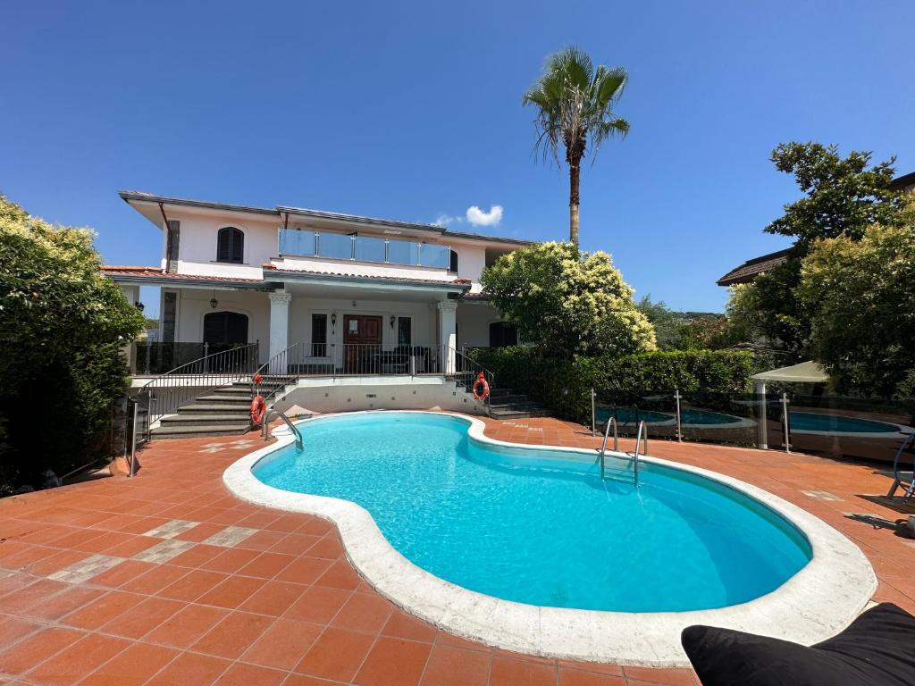Bazén v ubytování B&B Villa Nunzia nebo v jeho okolí