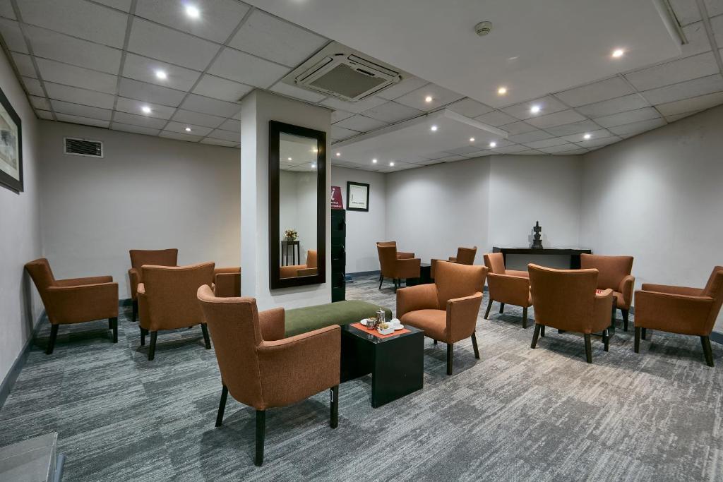 Posezení v ubytování Cresta Thapama Hotel
