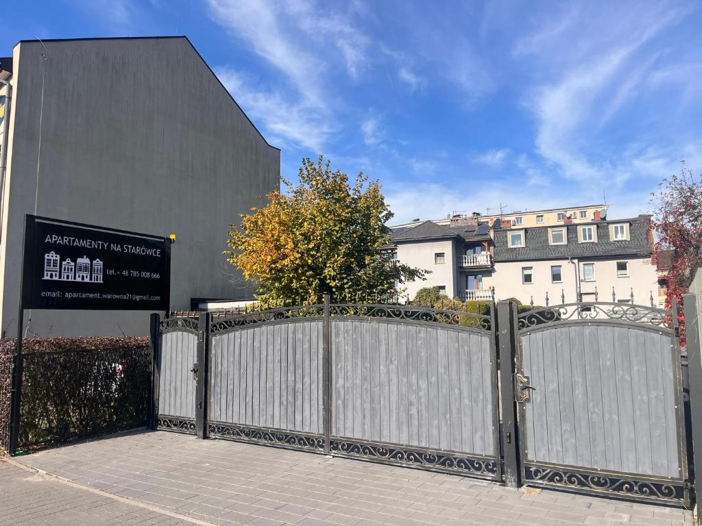 Budova, v ktorej sa apartmán nachádza