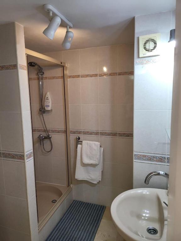 Koupelna v ubytování Diamond Room vue Pool Fuengirola 3