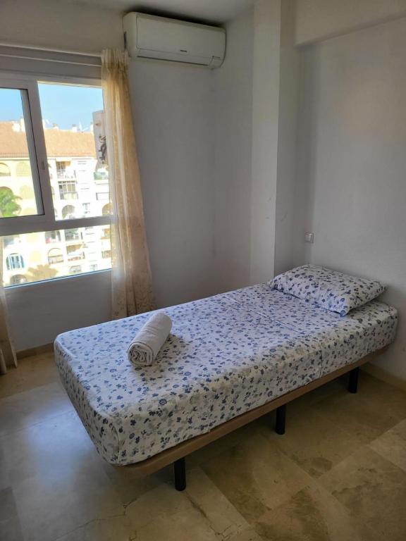 Postel nebo postele na pokoji v ubytování Diamond Room vue Pool Fuengirola 3