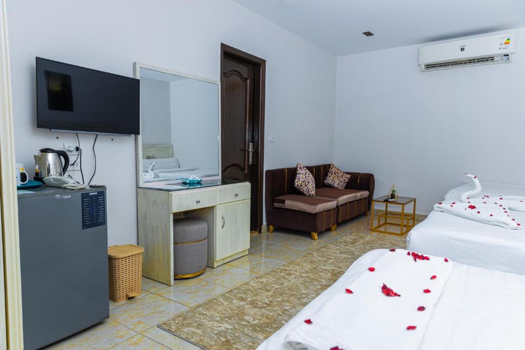 Pyramids Land Hotel - 16