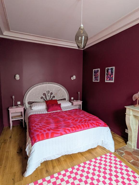 Postel nebo postele na pokoji v ubytování Pop Castle à Chantilly