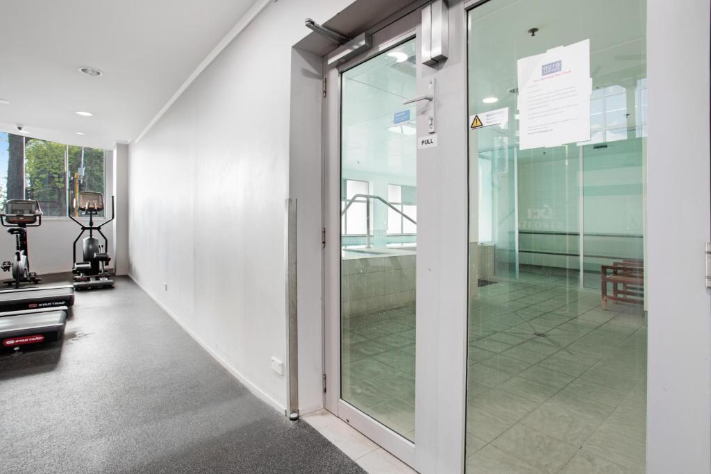 City Escape Apt with Views, Pool - Gym - Resim 15