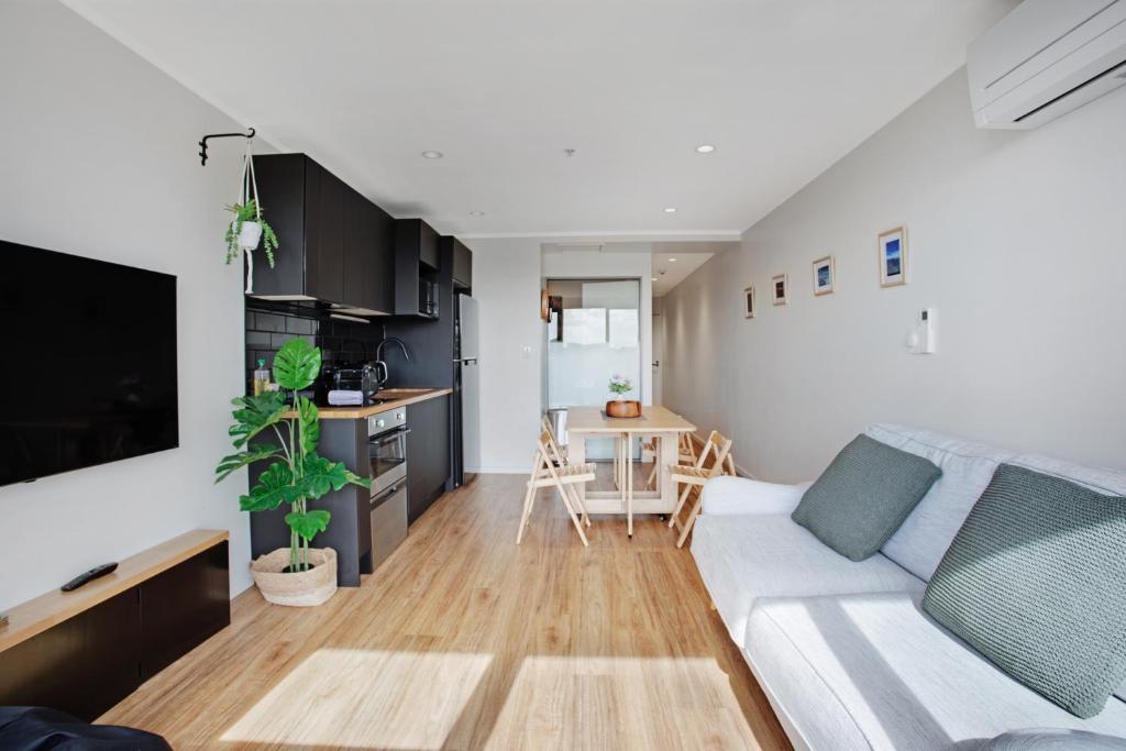 City Escape Apt with Views, Pool - Gym - Resim 11