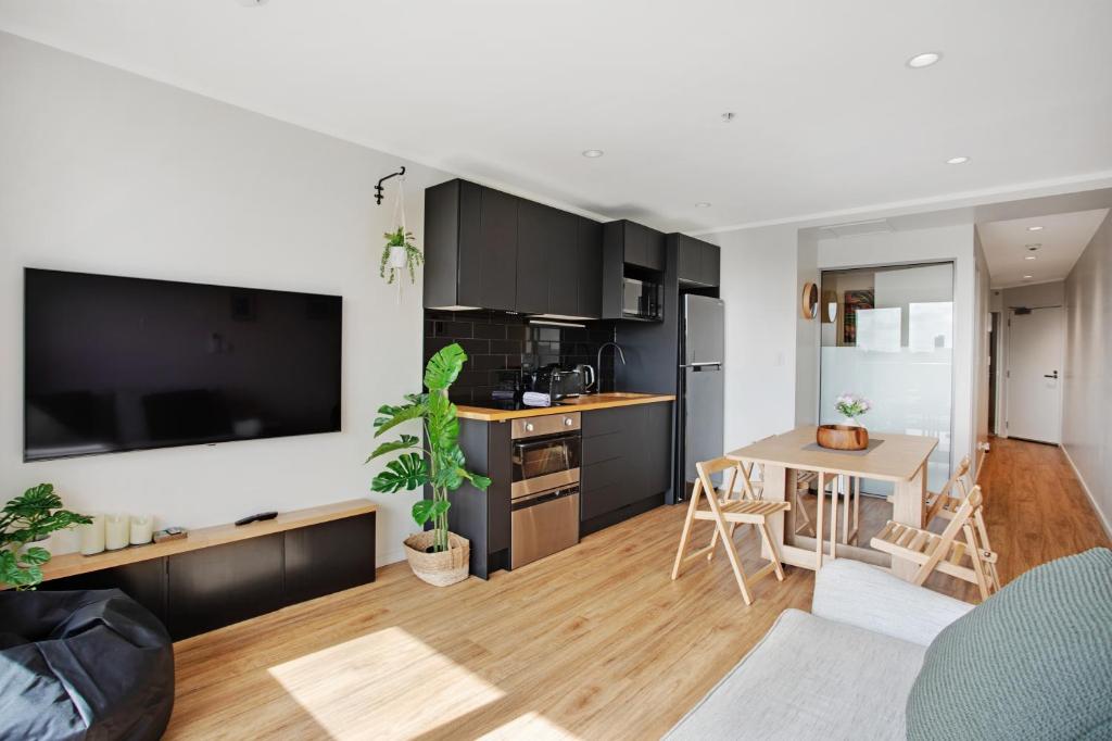 City Escape Apt with Views, Pool - Gym - Resim 21