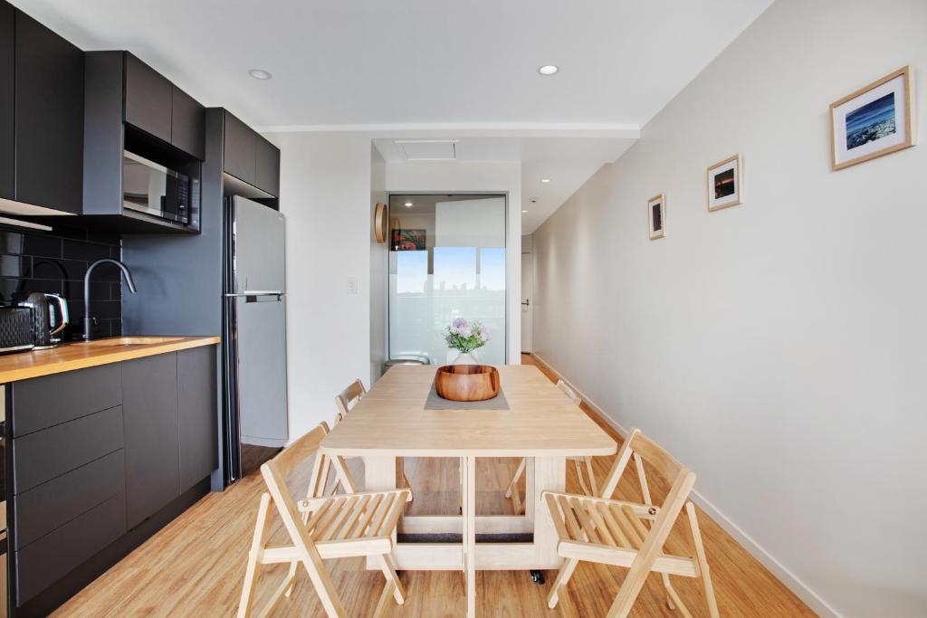 City Escape Apt with Views, Pool - Gym - Resim 13