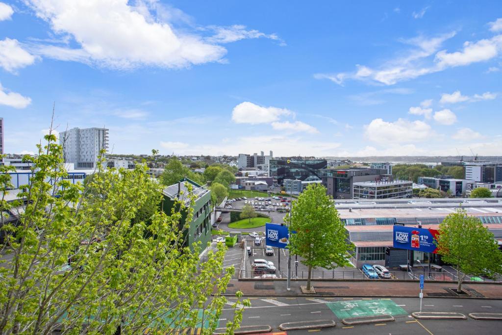 City Escape Apt with Views, Pool - Gym - Resim 28