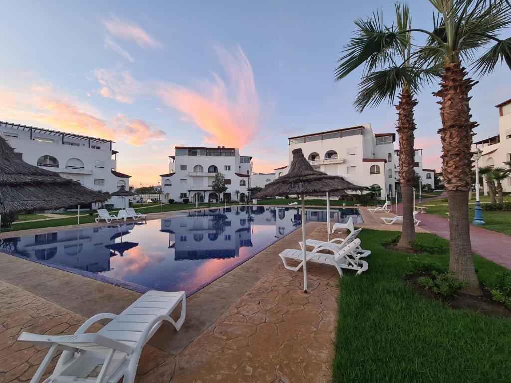 Bazén v ubytování Charmant appartement en résidence piscine nebo v jeho okolí