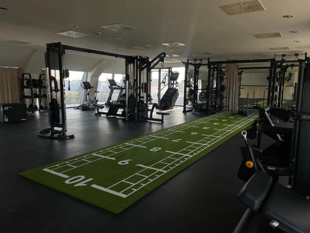 Posilňovňa alebo fitness centrum v ubytovaní Hotel Saffron