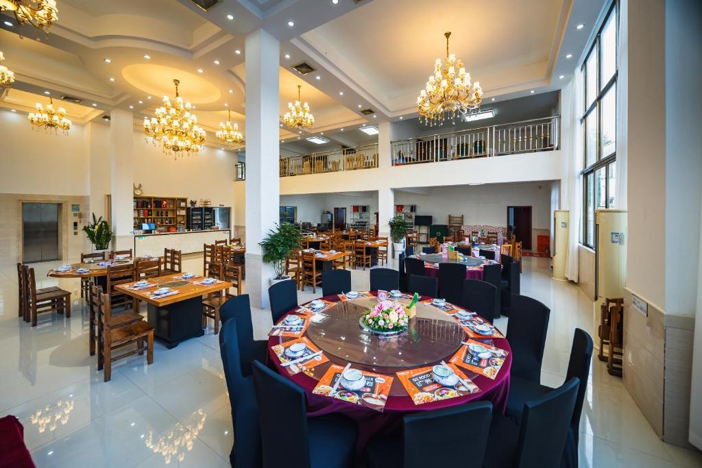 Restaurace v ubytování 小红马民宿