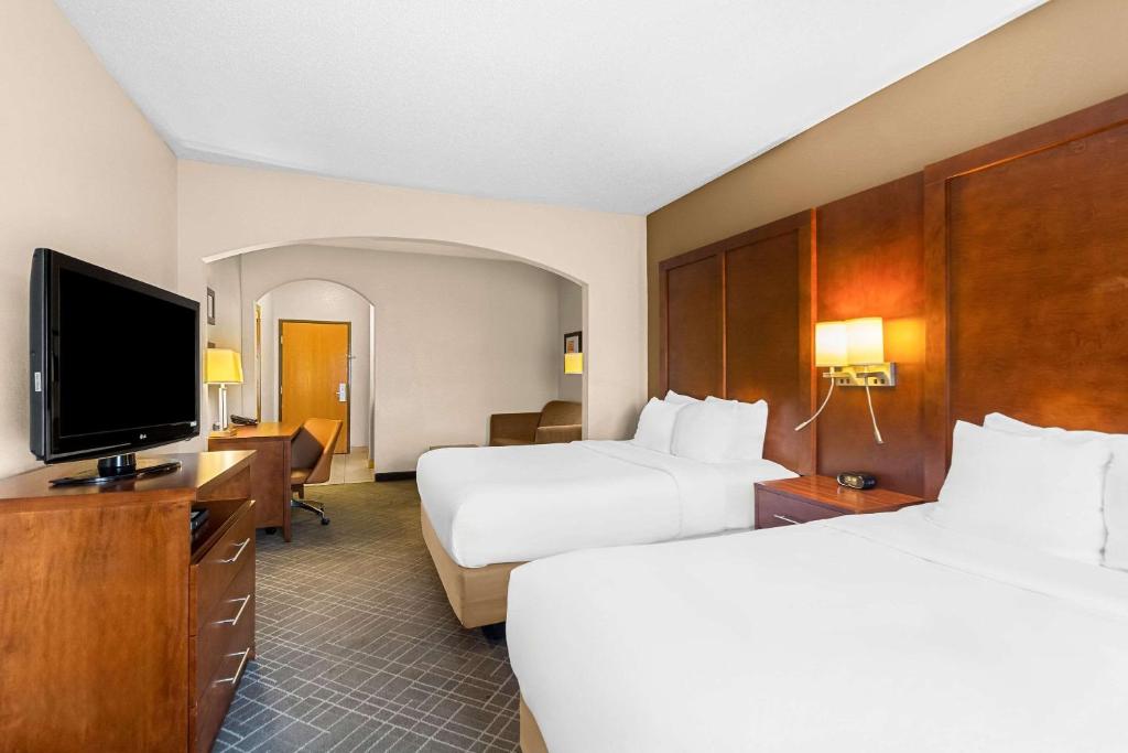 Comfort Suites Vincennes photo