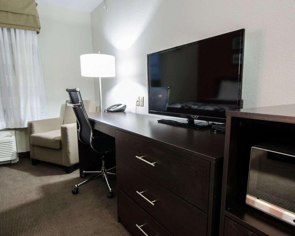Sleep Inn & Suites And Conference Center Downtown photo