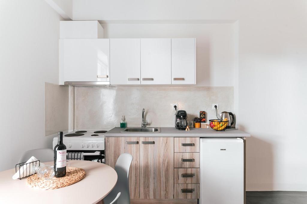 Dapur atau dapur kecil di MAGNOLIA SUITES
