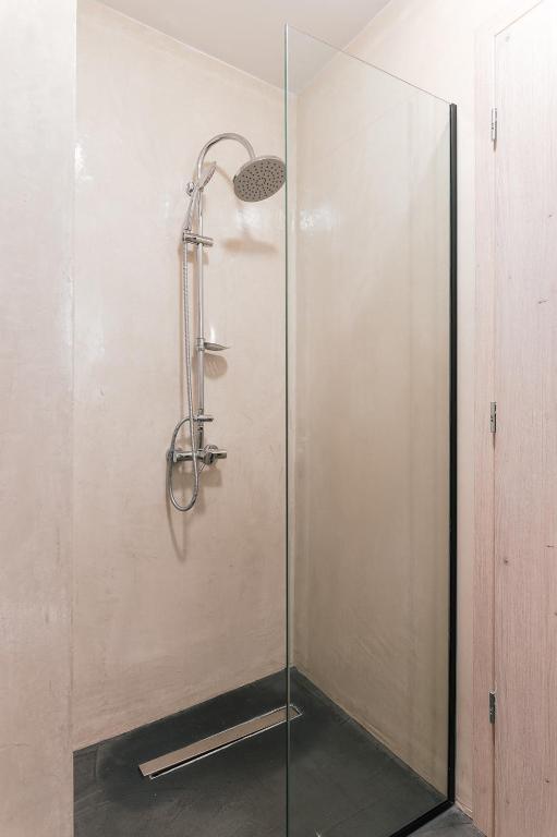 Bilik mandi di MAGNOLIA SUITES