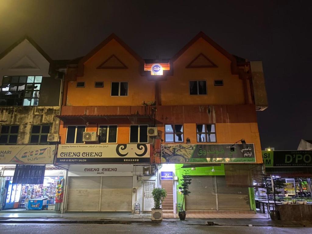 Tòa nhà nơi khách sạn tọa lạc