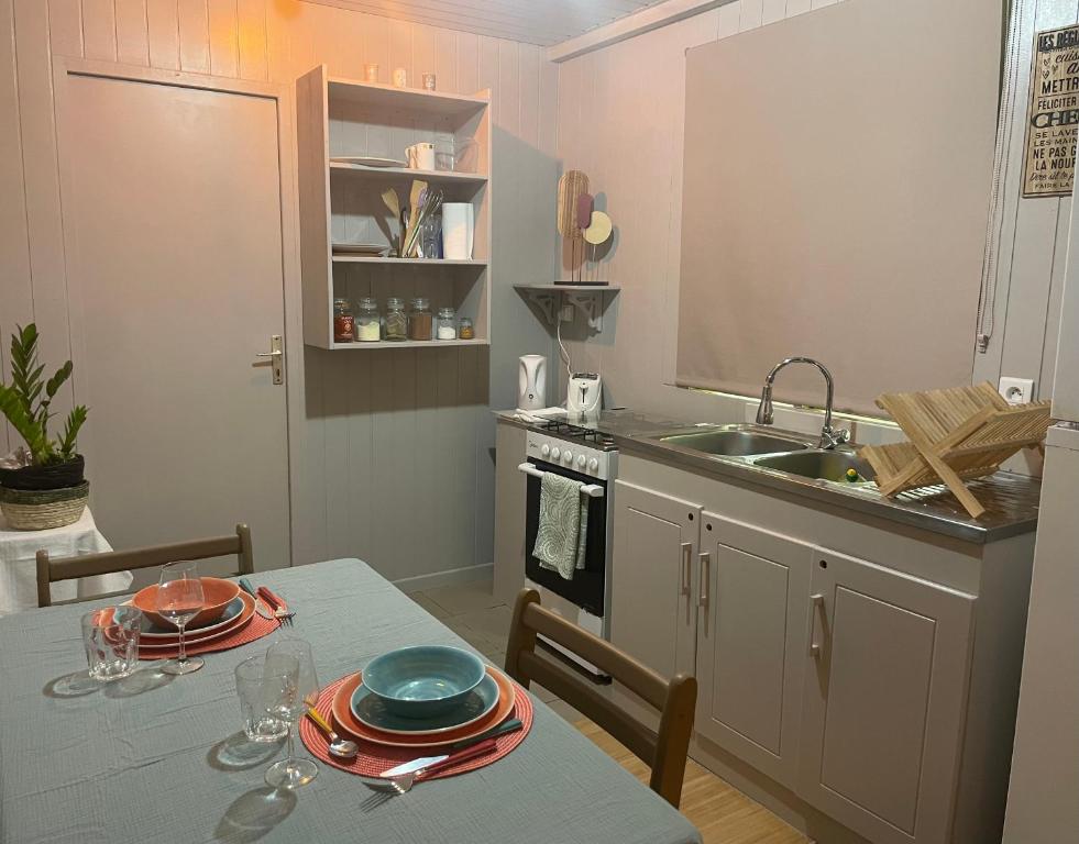 Kuchyň nebo kuchyňský kout v ubytování Rangiroa Ohana House