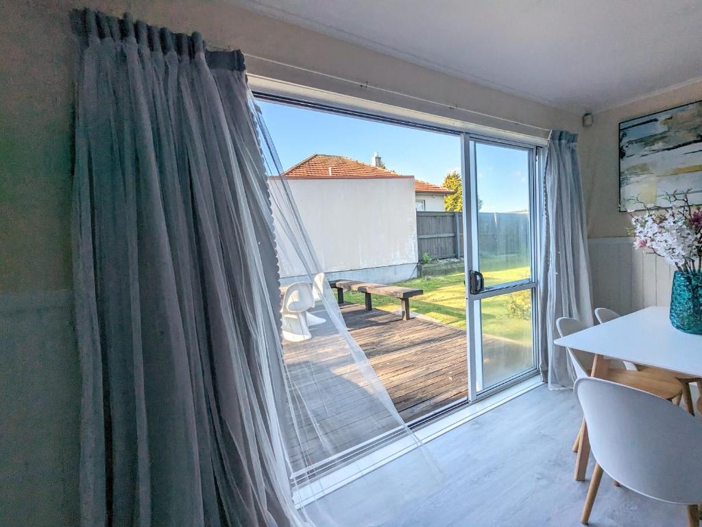 Dream home in central of Rotorua with spa pool - Resim 11