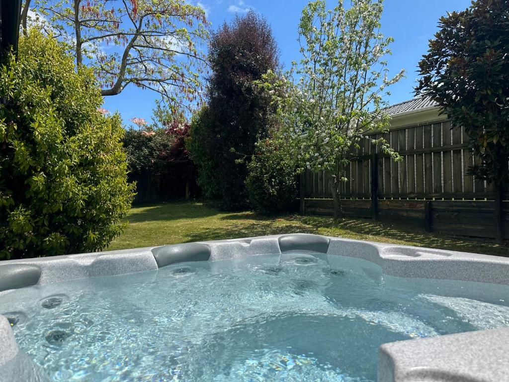 Dream home in central of Rotorua with spa pool - Resim 1