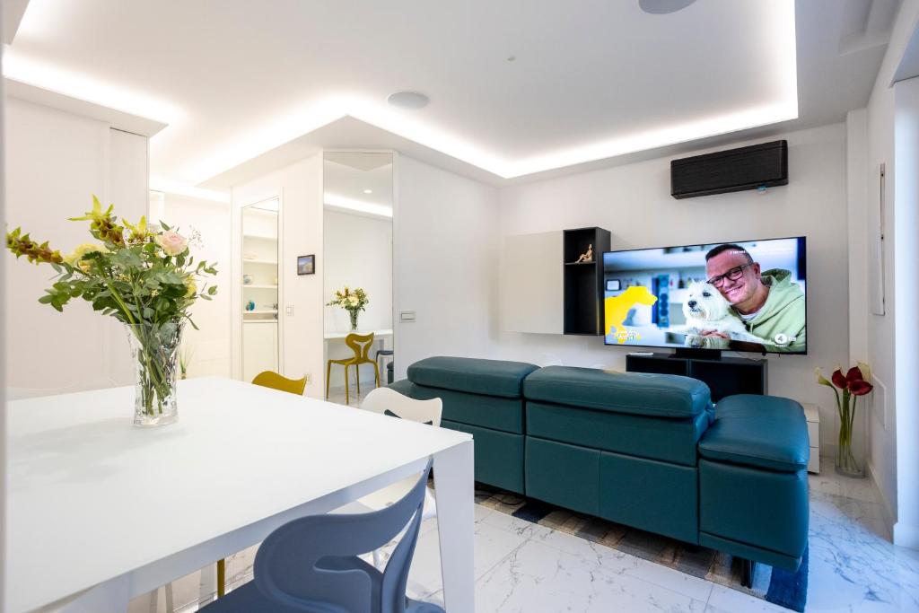 TV a/nebo společenská místnost v ubytování Suite Tropea