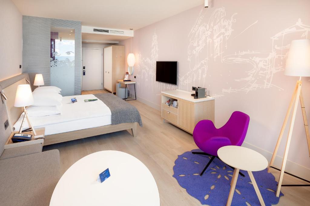 
Premium Room with Balcony
