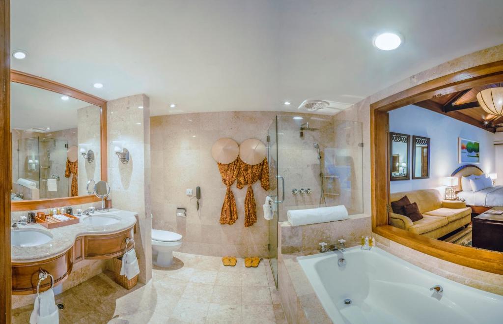 Suite Có Giường Cỡ King Nhìn Ra Biển