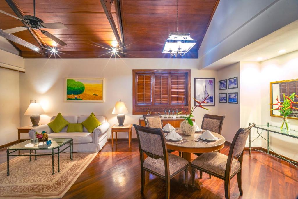 Suite Có Giường Cỡ King Nhìn Ra Biển