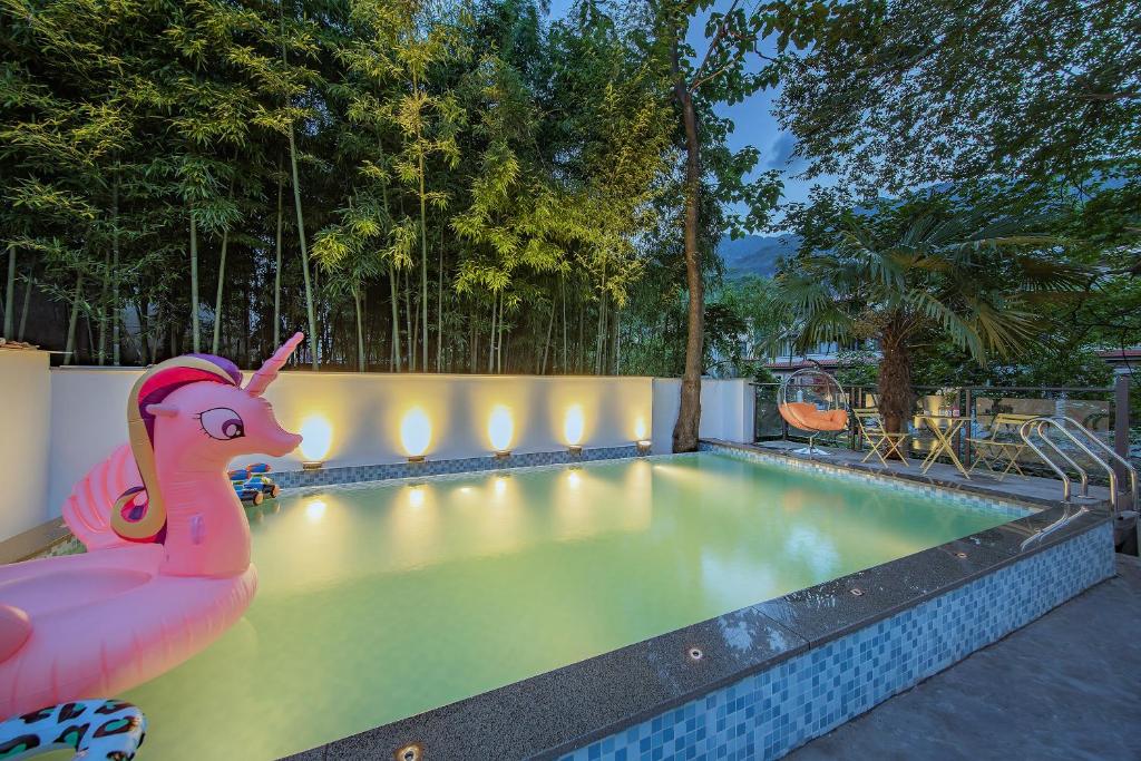 安吉季意民宿 Jiyi Boutique Homestay, Anji, Huzhou 내부 또는 인근 수영장