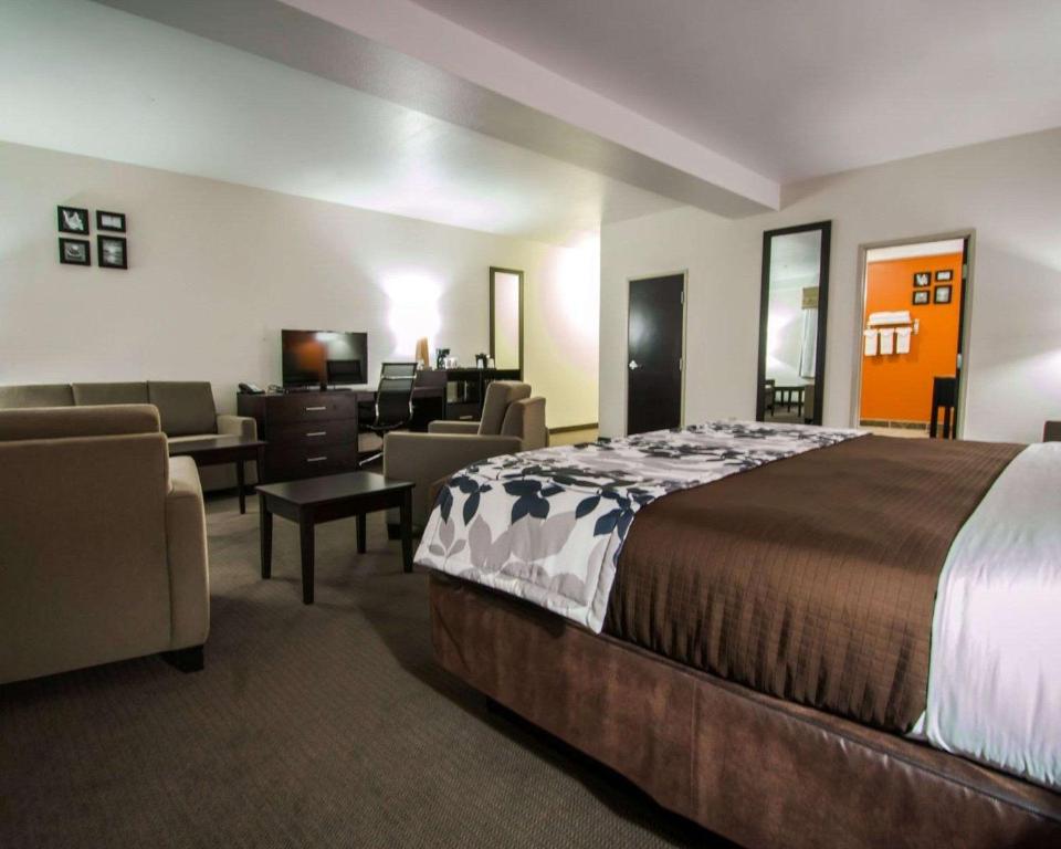 Sleep Inn & Suites And Conference Center Downtown - 