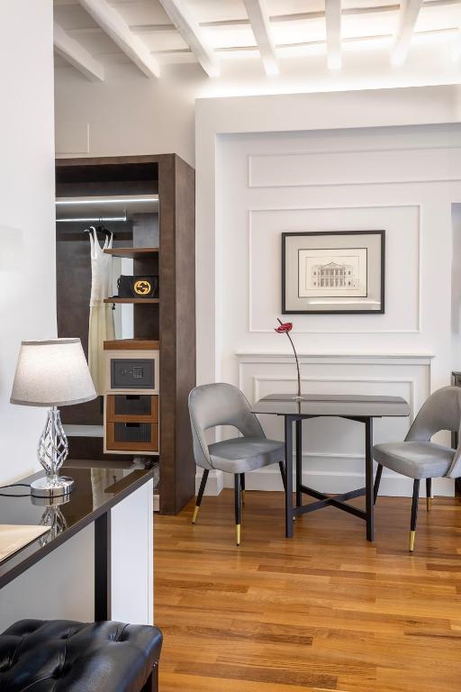 Palazzo Goldoni Condotti Collection - 2