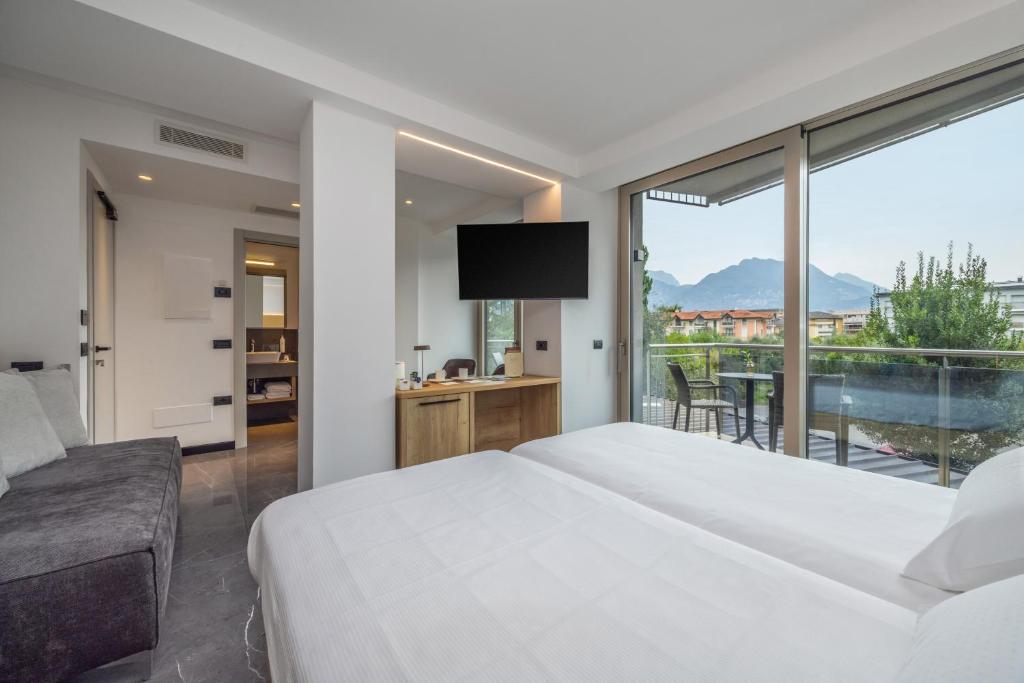 Garda Suite Hotel - Tonelli Hotels - Superior Double Room With Balcony