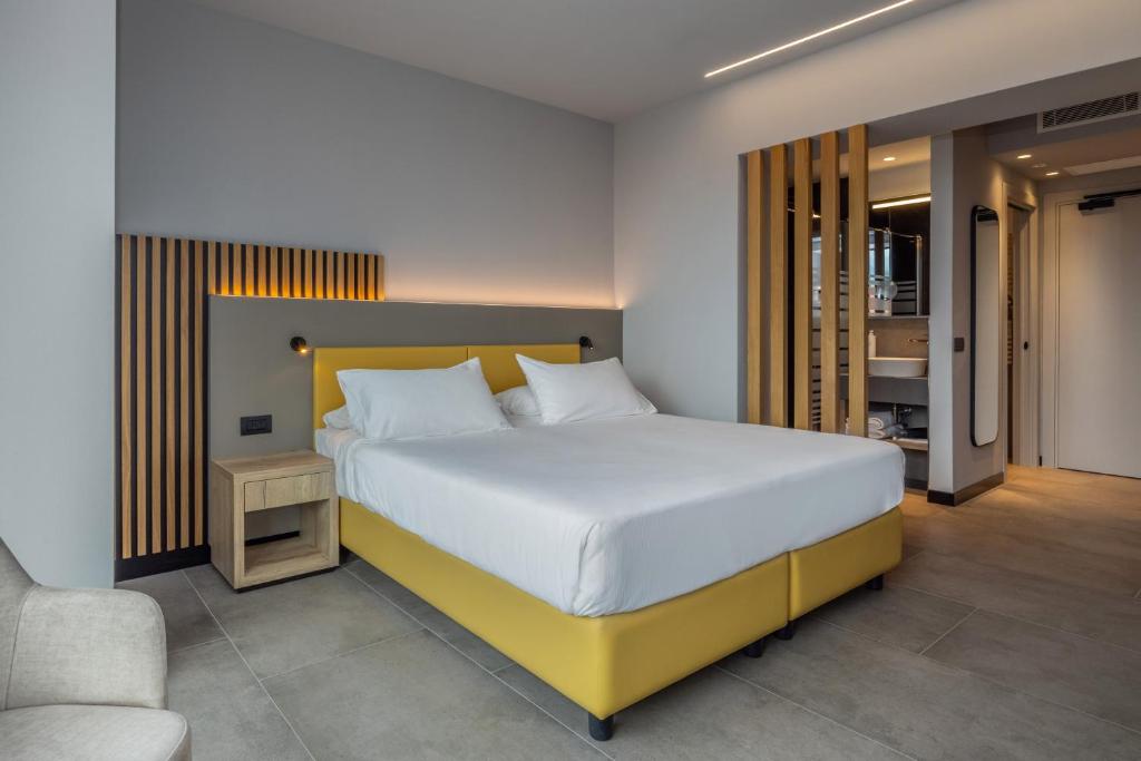 Garda Suite Hotel - Tonelli Hotels - Deluxe Double Room With Balcony