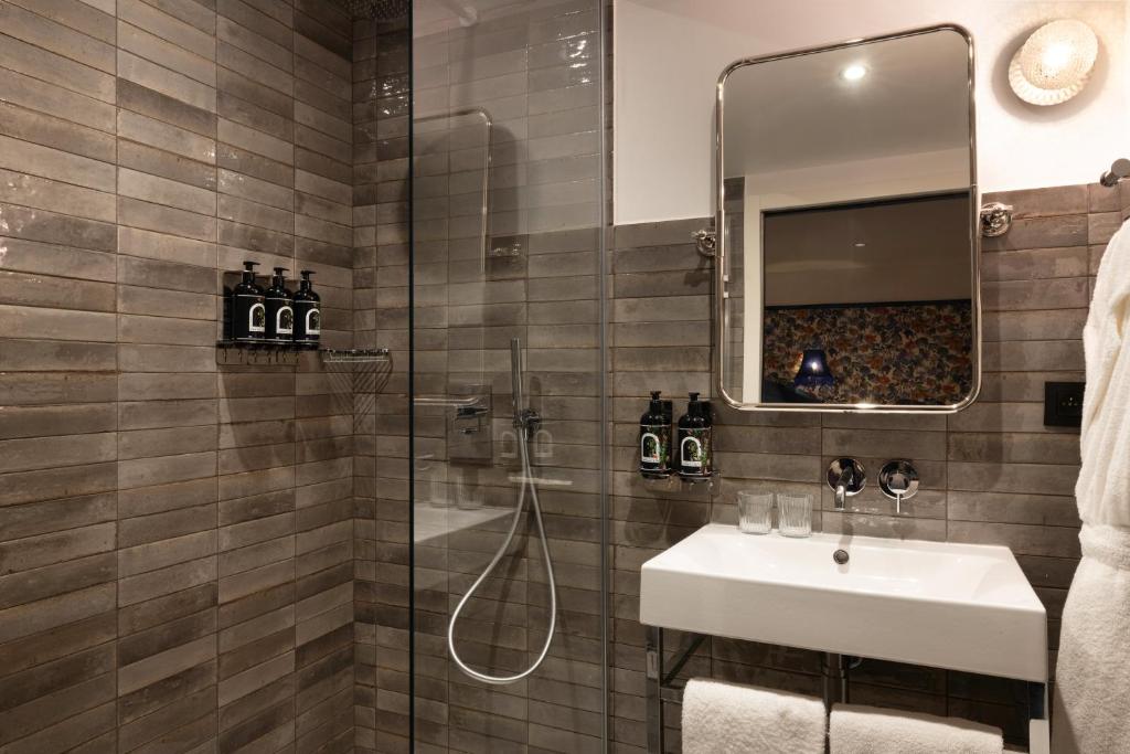 Hôtel Ginette à la Folie & Spa - Resim 39