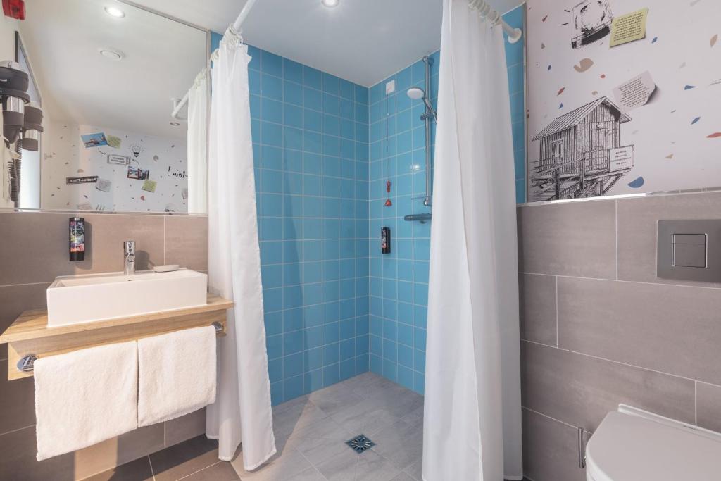 Holiday Inn - the niu, Yen Hamburg City by IHG - Resim 2