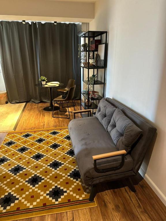 Cozy Apartment with Self Check-in near Promenada Mall and Verdi Park - 豪华套房