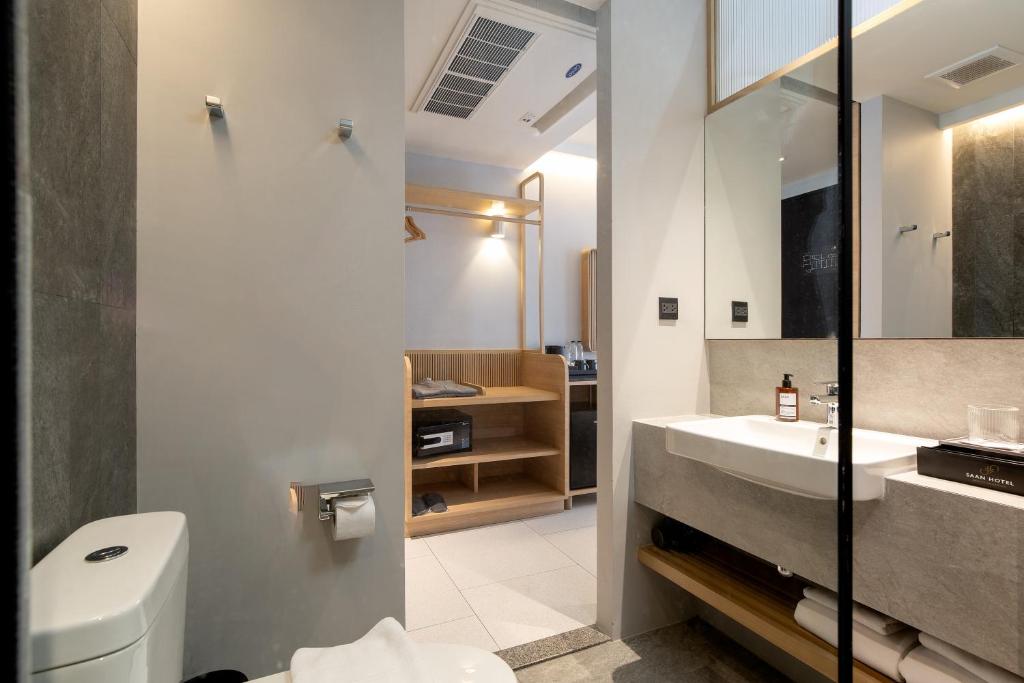 Saan Hotel Sathorn - 19