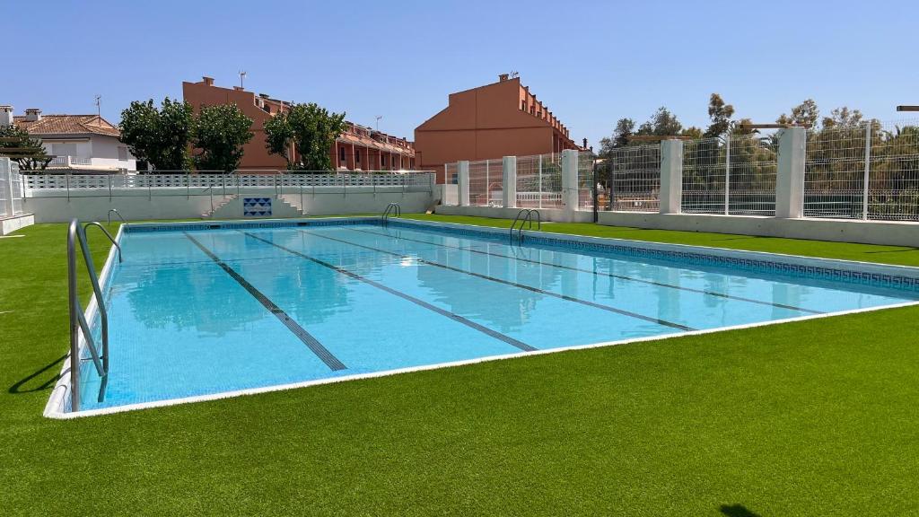Bazén v ubytovaní Mareny Blau, primera linea de playa alebo v jeho blízkosti