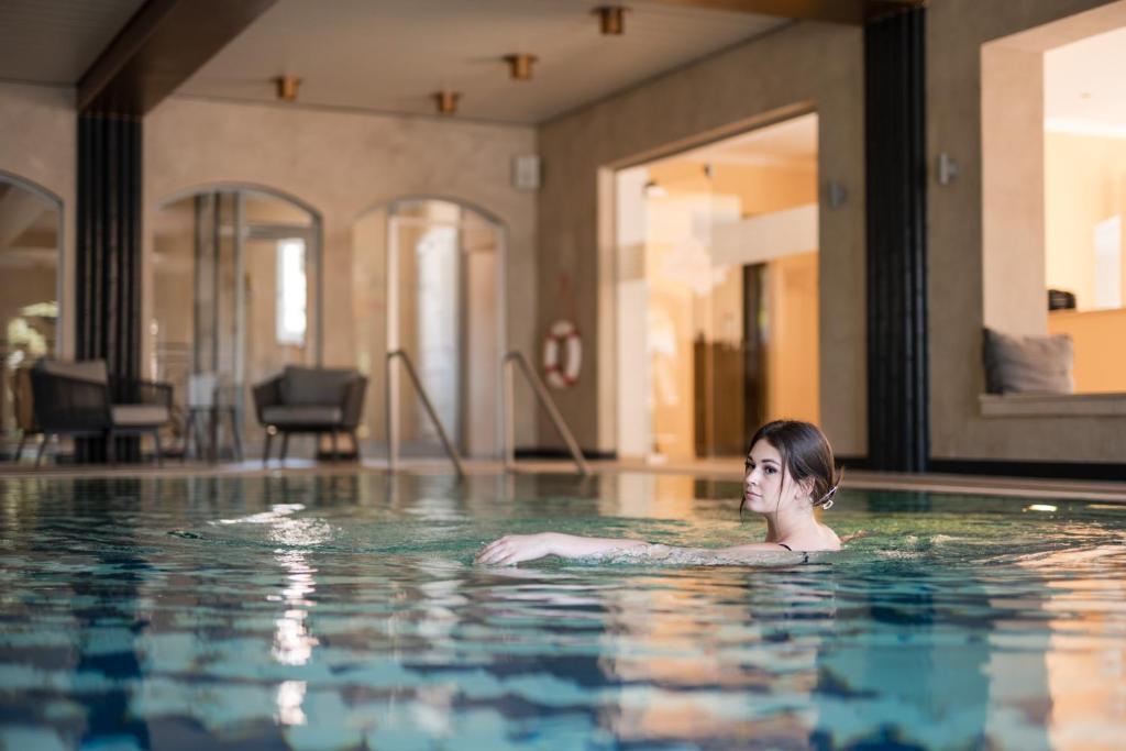 Bazén v ubytování Posthotel Rattenberg nebo v jeho okolí