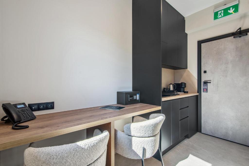 Mc Queen Boutique Apartments - Resim 45