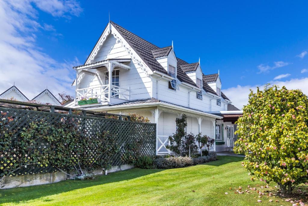 Phoenix Thermal Resort - Taupo - Resim 9