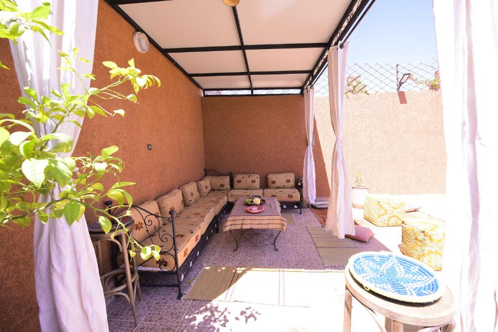 Coin salon dans l'établissement RYAD RDATE LWALIDINE